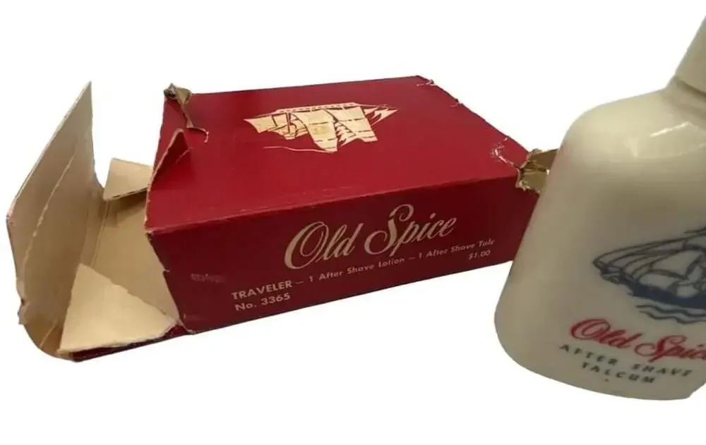 Vintage Old Spice Traveler Gift Set No. 3365 with After Shave Lotion and Talcum